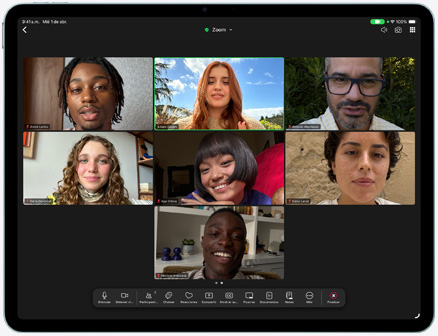 iPad Air, parte frontal, mostrando Zoom Workplace con varias personas en distintos recuadros
