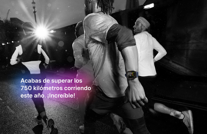 Foto en blanco y negro de personas saliendo a correr, el texto sobre la foto dice que acabas de superar la cifra de 750 kilómetros corriendo este año ¡Increíble!