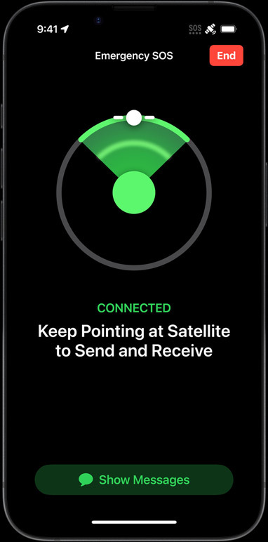 Ein iPhone 16e, das Features für Konnektivität zeigt, wie Nachrichten über Satellit, Wo ist?, Pannendienst und Notruf SOS.
