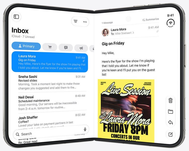 Un iPhone Duo est maintenu à la verticale façon livre ouvert, la partie gauche montre l’app Siri, la partie droite montre l’app Messages.