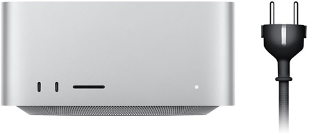 Mac Studio i silver sedd framifrån med två usb-c-portar, SDXC-kortplats, statuslampa, avsmalnande bottensockel, platt ovansida, rundade hörn och raka kanter samt svart strömsladd med tre stift