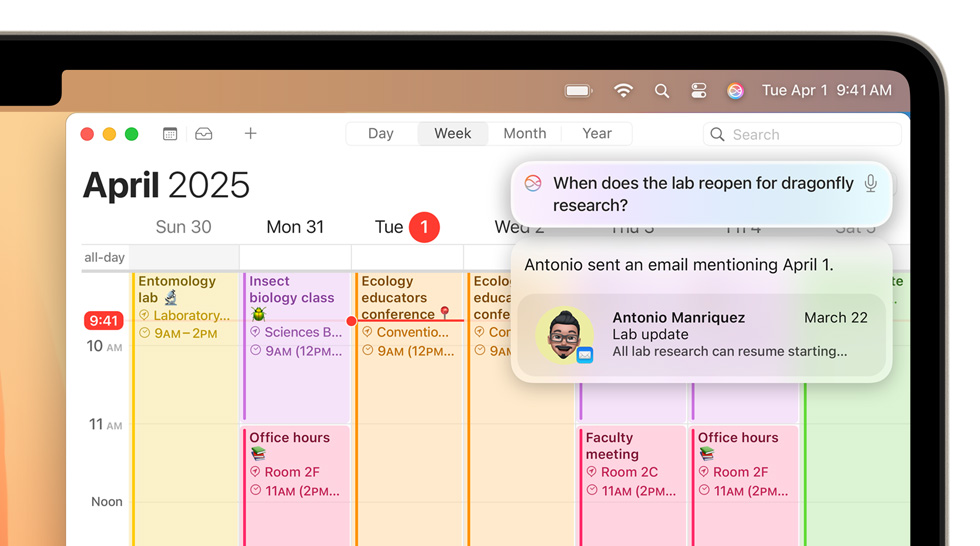 Gebruiker bekijkt agenda en vraagt Siri om informatie over een event, Siri antwoordt op basis van een eerdere e‑mail