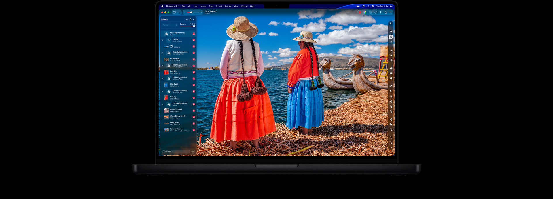 Layar MacBook Pro 16, foto dua perempuan dengan pakaian berwarna cerah, alat pengeditan warna