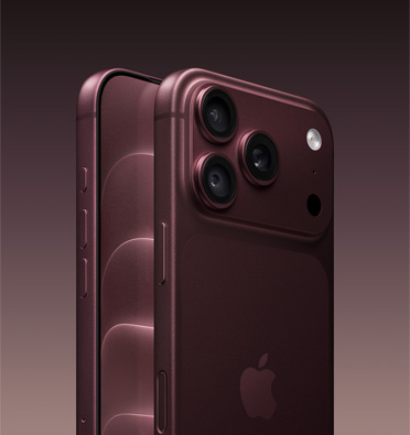 iPhone 18 Pro 버건디 색상 앞면의 일부. 전면 화면 디자인 디스플레이, 동작 버튼, 음량 올리기/내리기 버튼이 보입니다. iPhone 18 Pro 버건디 색상을 옆에서 바라본 모습. 뒷면 전체, 48MP 프로 Fusion 카메라 시스템, 중앙의 Apple 로고, 측면 버튼, 카메라 컨트롤 버튼이 보입니다.