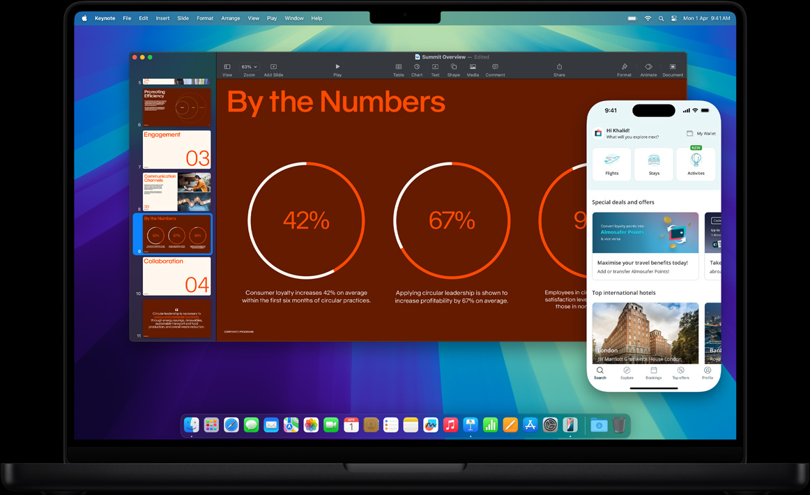استعراض محاكاة iPhone، مع عرض شاشة iPhone داخل شاشة MacBook Pro، ويعمل المستخدم على عرض تقديمي في تطبيق Keynote بينما تظهر دعوة لإكمال إجراءات السفر لرحلة طيران على شاشة iPhone