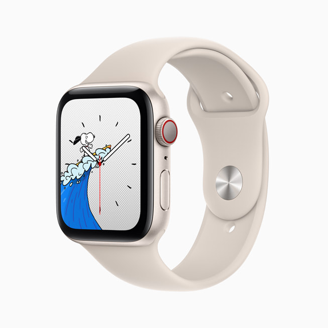 Hodinky Apple Watch SE s pouzdrem z hvězdně bílého hliníku a hvězdně bílým sportovním řemínkem.