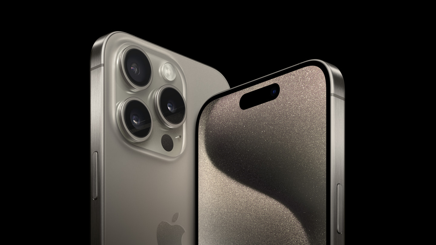 Modely iPhone 15 Pro a iPhone 15 Pro Max jsou k dostání v přírodním titanovém vyhotovení.