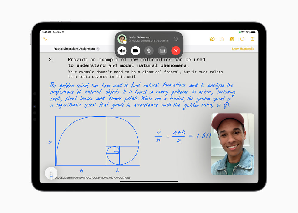 Collaborating on FaceTime in Notes is shown on the 11 inç iPad Pro’da Notlar’daki FaceTime’da birlikte çalışma özelliği gösteriliyor.