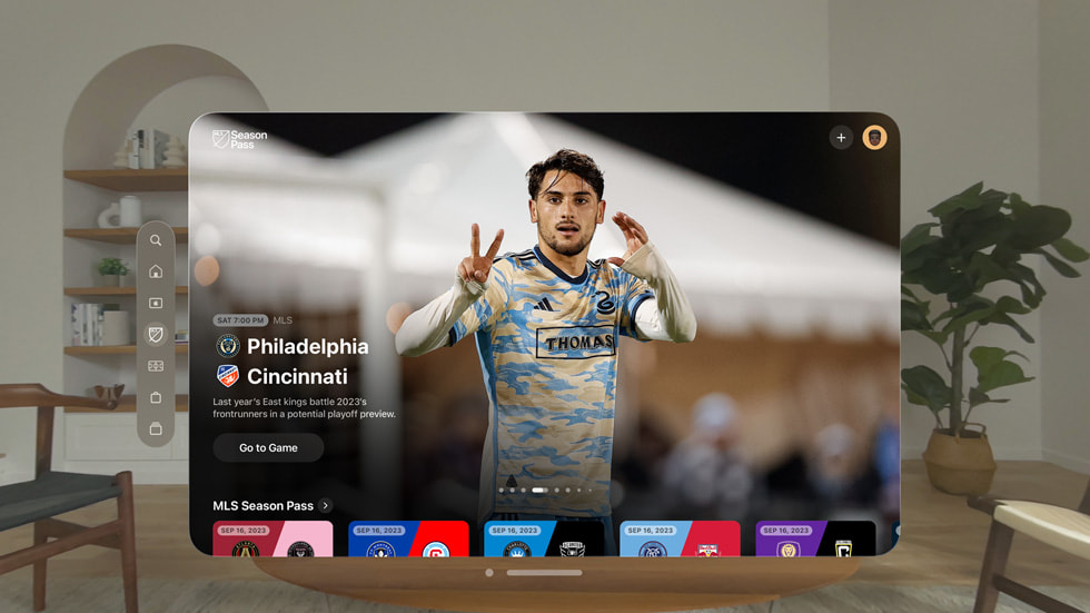 Se muestra la página de MLS Season Pass en una ventana del Apple Vision Pro.