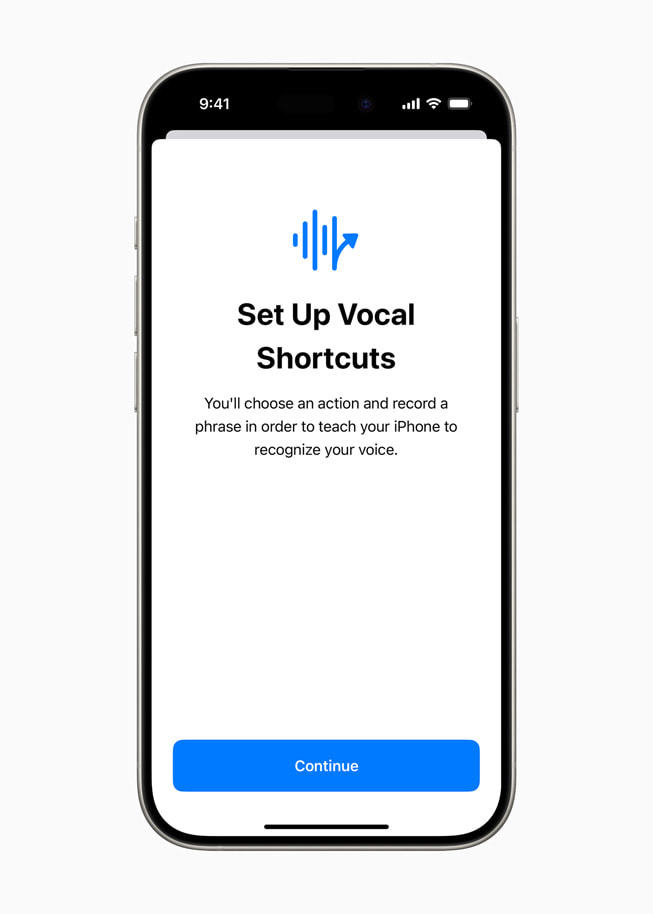 Hình ảnh màn hình hiển thị dòng chữ “Thiết Lập Vocal Shortcuts” và nhắc người dùng chọn một hành động đồng thời ghi lại câu lệnh hướng dẫn iPhone nhận dạng giọng nói của họ trên iPhone 15 Pro.