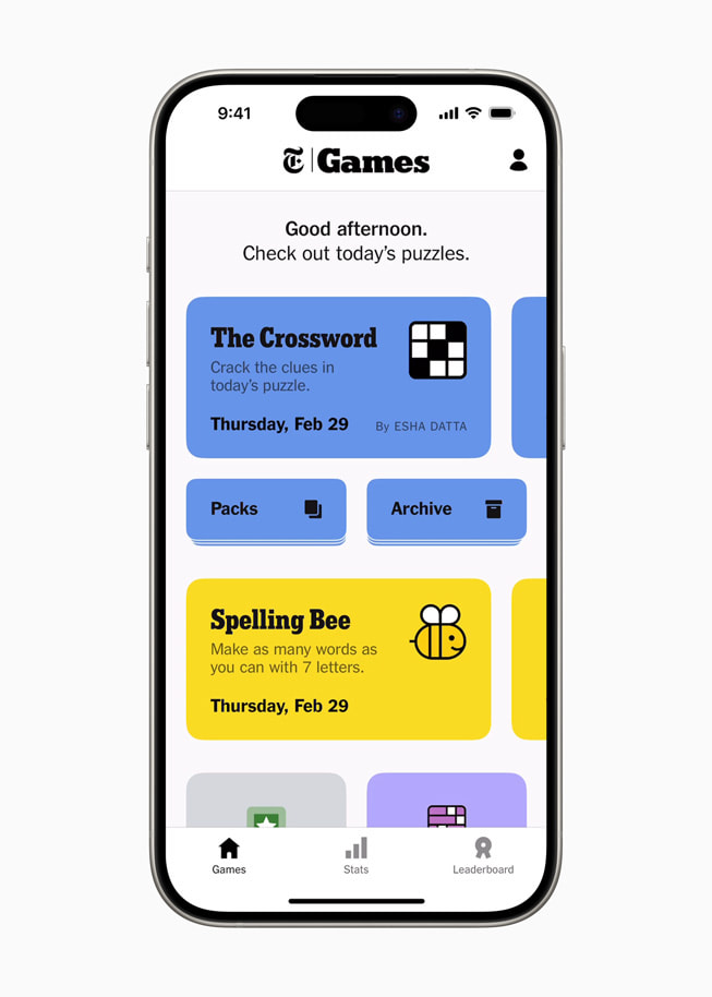 Siden med spil i New York Times Games vises på iPhone 15 Pro. 