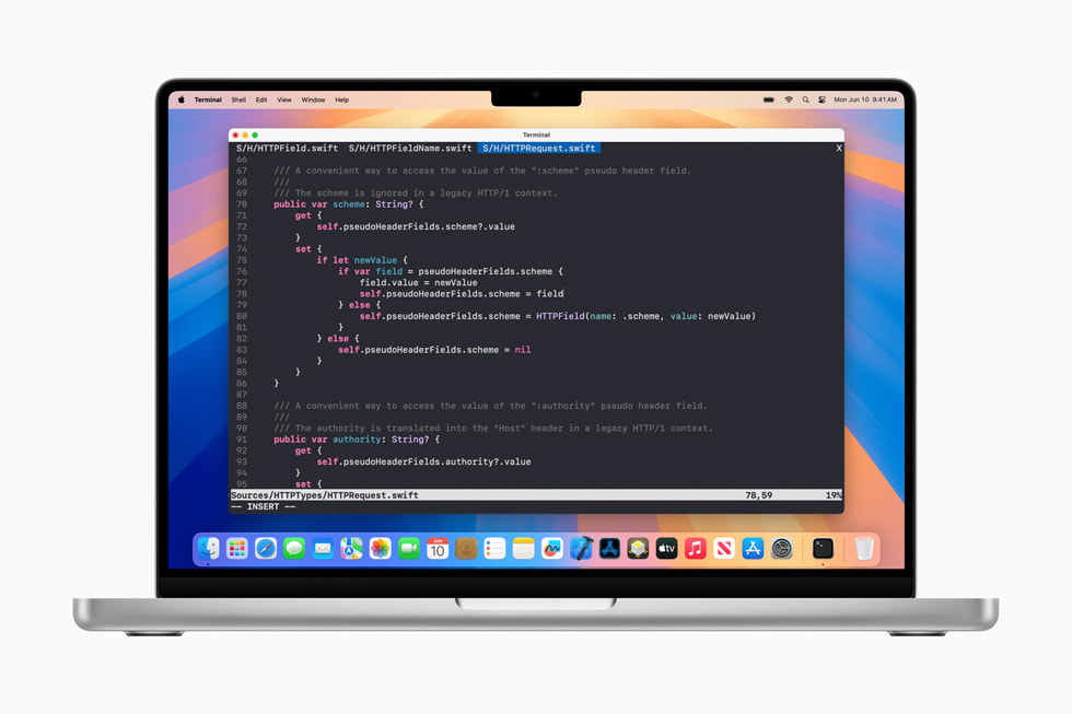 언어 서버 프로토콜(LSP)을 보여주는 MacBook Pro 14.