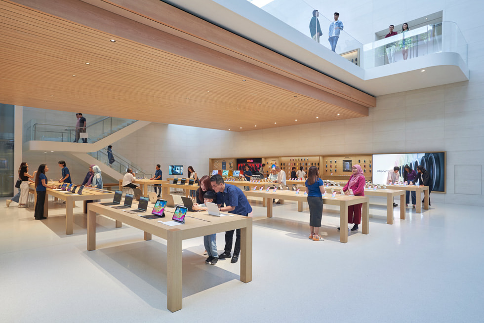 Bij Apple The Exchange TRX kunnen klanten de nieuwste iPads en iPhone 15-modellen ontdekken.