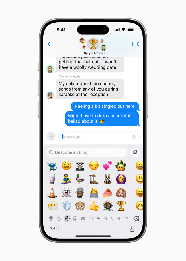 En Mensajes, se le presentan al usuario varias opciones de Genmoji que puede usar a modo de Tapback.