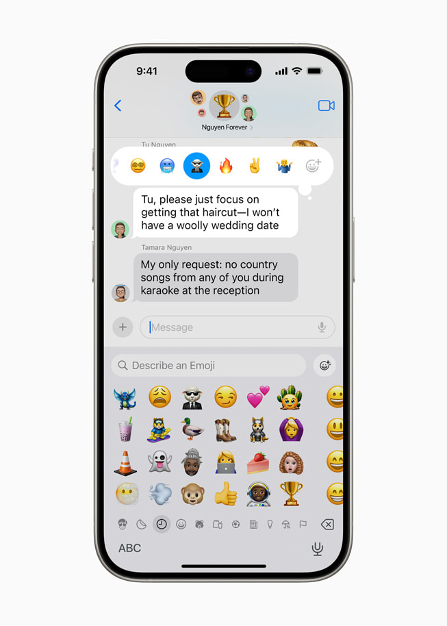 En Mensajes, se le presentan al usuario varias opciones de Genmoji que puede usar a modo de Tapback.
