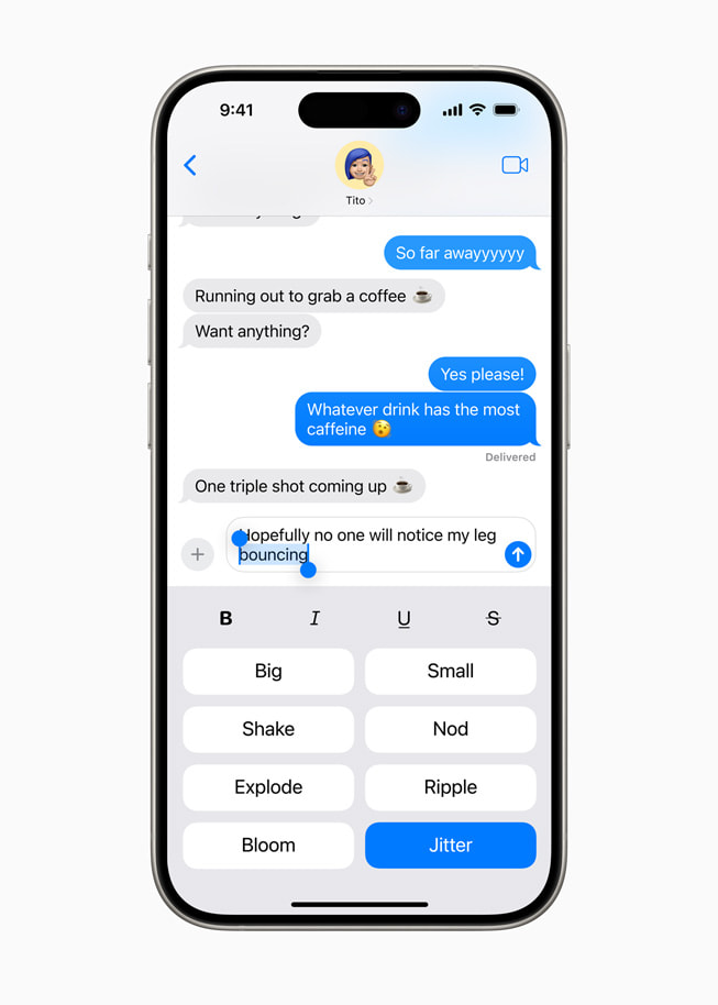 Op een iPhone 15 Pro wordt een bericht geschreven waarin het woord ‘bouncing’ is uitgelicht en het teksteffect Jitter is geselecteerd.