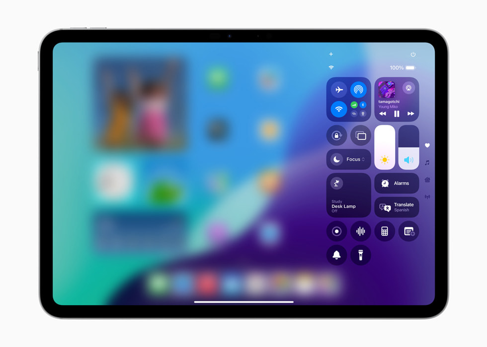 iPad Pro muestra un Centro de Control personalizado y la opción para añadir un control debajo.