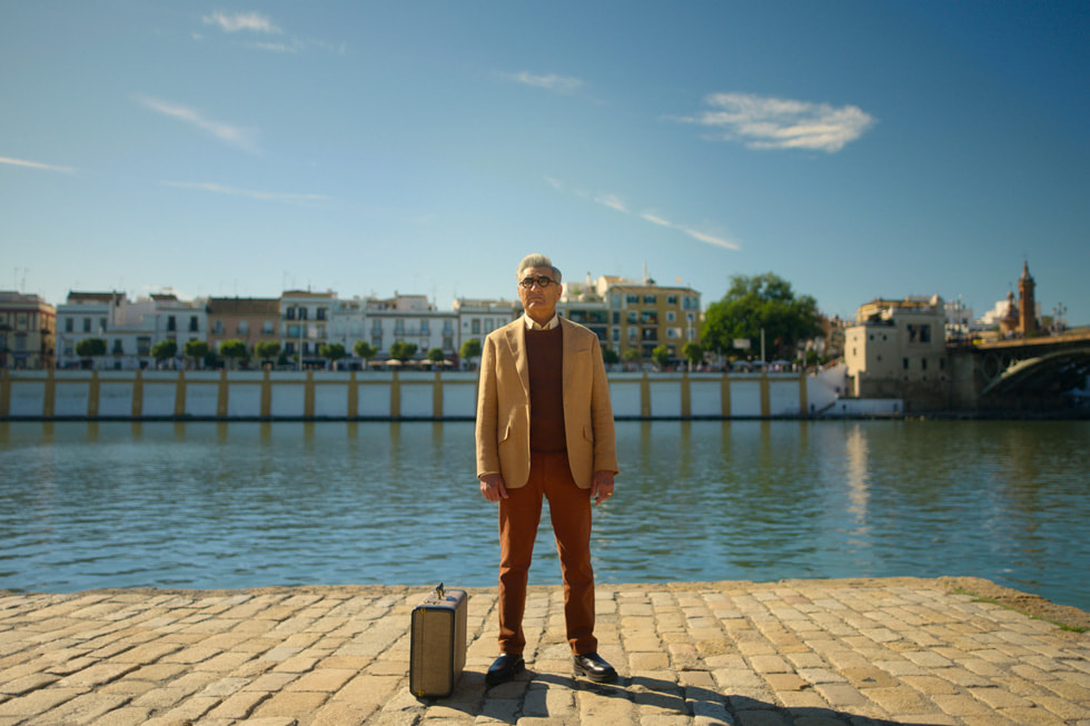 Een beeld uit de Apple TV+-serie ‘The Reluctant Traveler With Eugene Levy’.