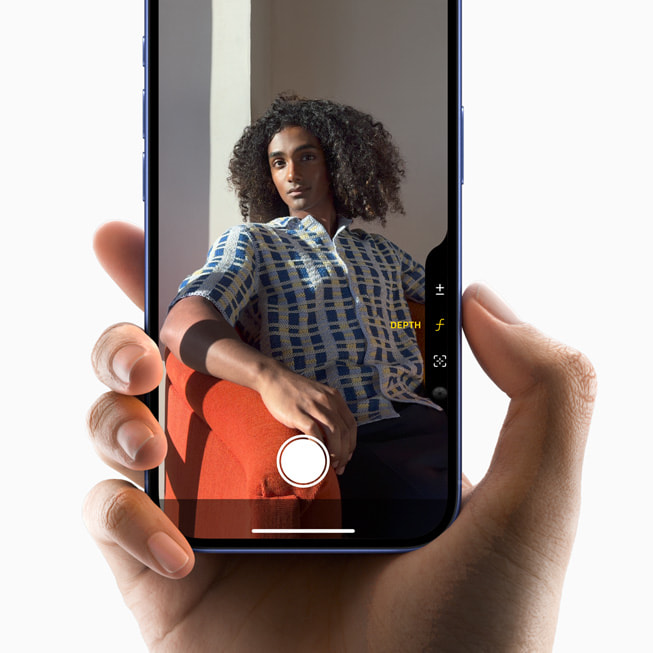 Une démonstration de Commande de l’appareil photo sur l’iPhone 16 lorsque l’on prend une photo. 