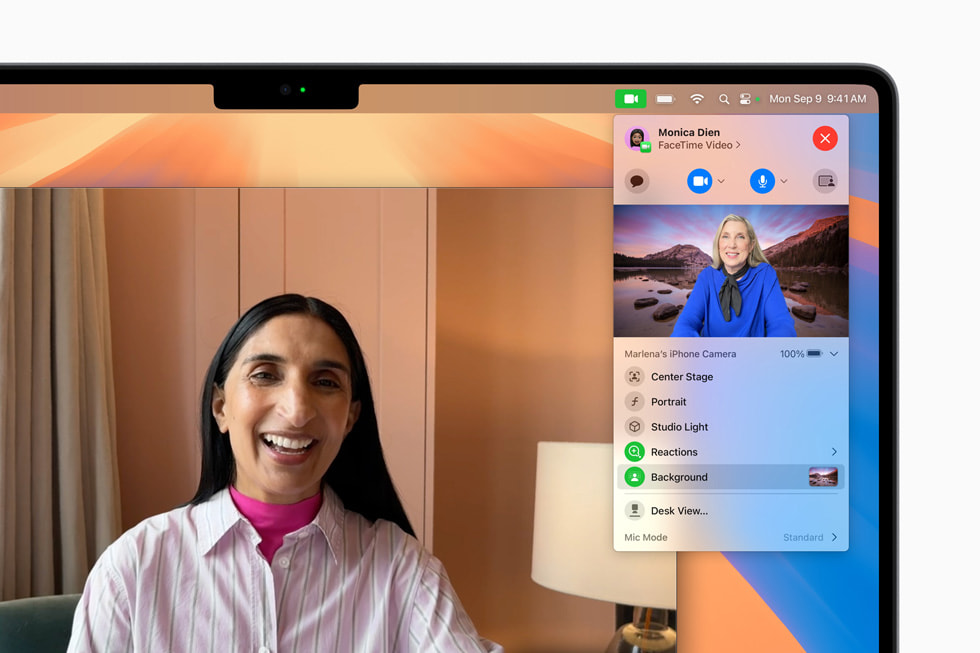 macOS Sequoia’da seçilmiş bir arka planla gerçekleştirilen FaceTime oturumu.