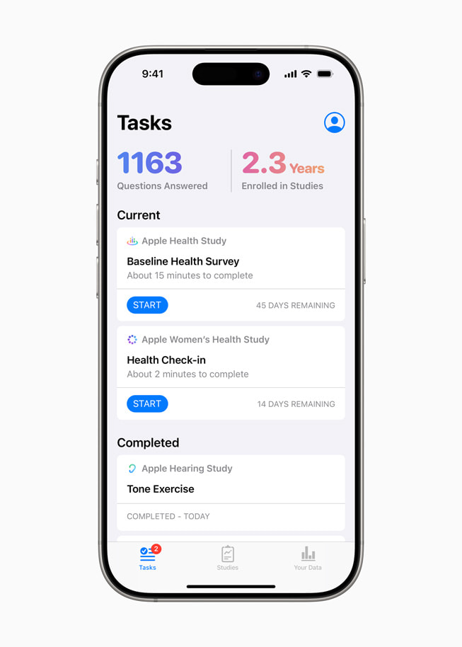 En un iPhone 16 Pro, una pantalla en la app Investigación muestra las tareas y estadísticas de un usuario.