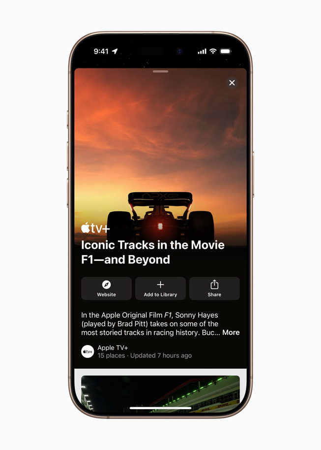 Een iPhone 16 Pro met de pagina “Iconic Tracks in the Movie F1 – and Beyond” in Apple TV+.