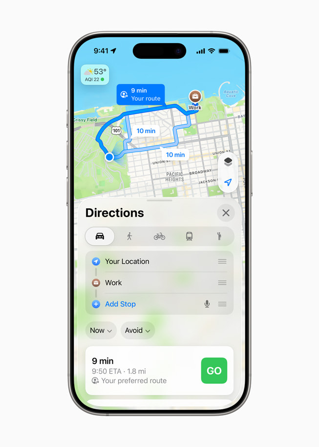 Un iPhone 16 Pro muestra la ruta preferida de un usuario para ir a la oficina en Mapas de Apple.