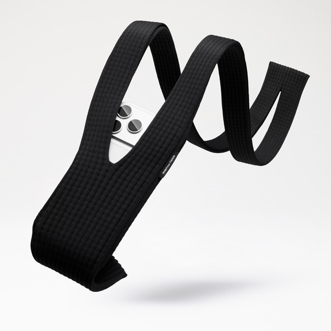 iPhone Pocket in black.