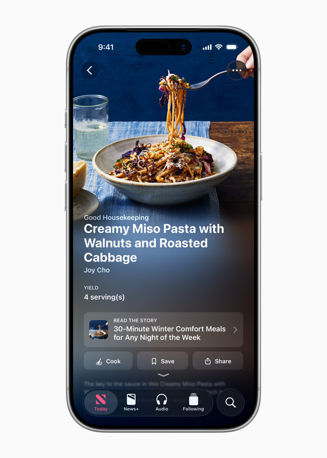 Se muestra Apple News+ Food en un iPhone 17 Pro.