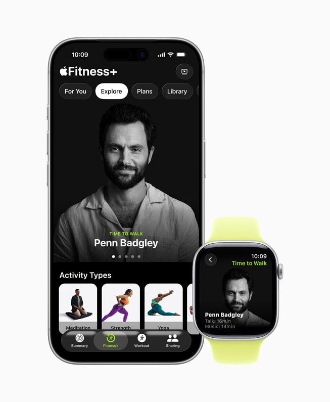 Zeit fürs Gehen mit Penn Badgley in Fitness+ auf einem iPhone und einer Apple Watch. 
 
