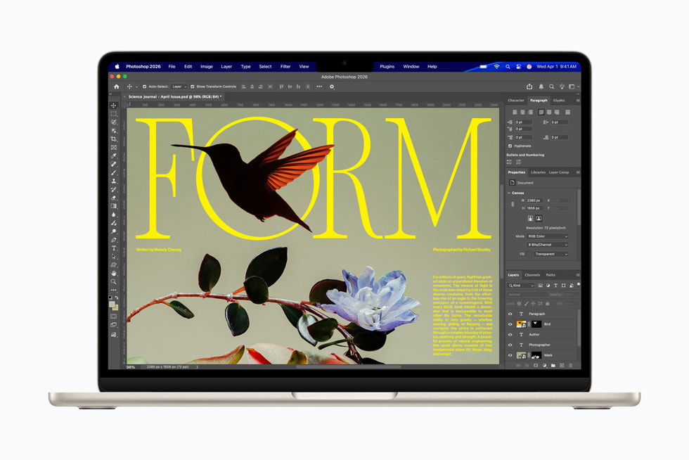Una MacBook Air con chip M5 muestra una pantalla de Adobe Photoshop.