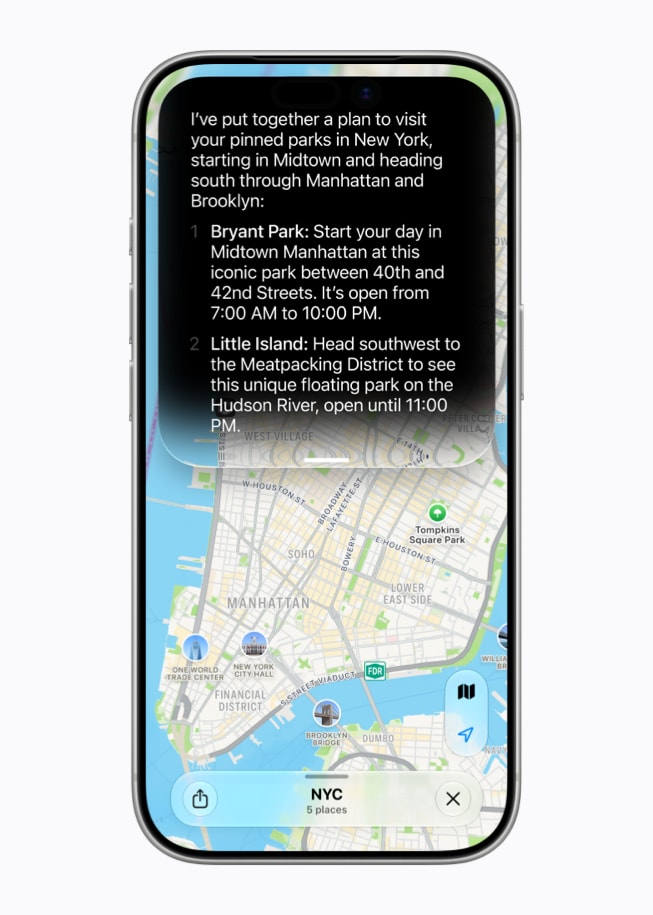 En un iPhone 17 Pro, Siri AI arma un itinerario para un usuario que visita Nueva York en la app Mapas de Apple.