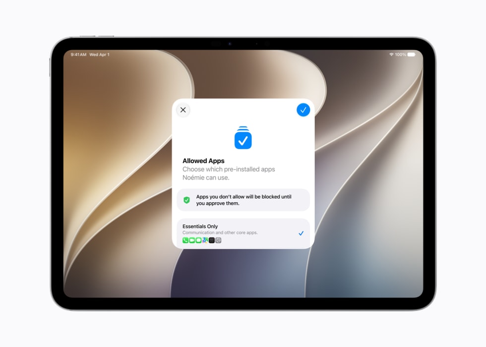 Pantalla de un iPad Pro de 11 pulgadas que muestra las apps permitidas disponibles en el Asistente de Configuración, con opciones para apps esenciales y un conjunto de inicio recomendado.