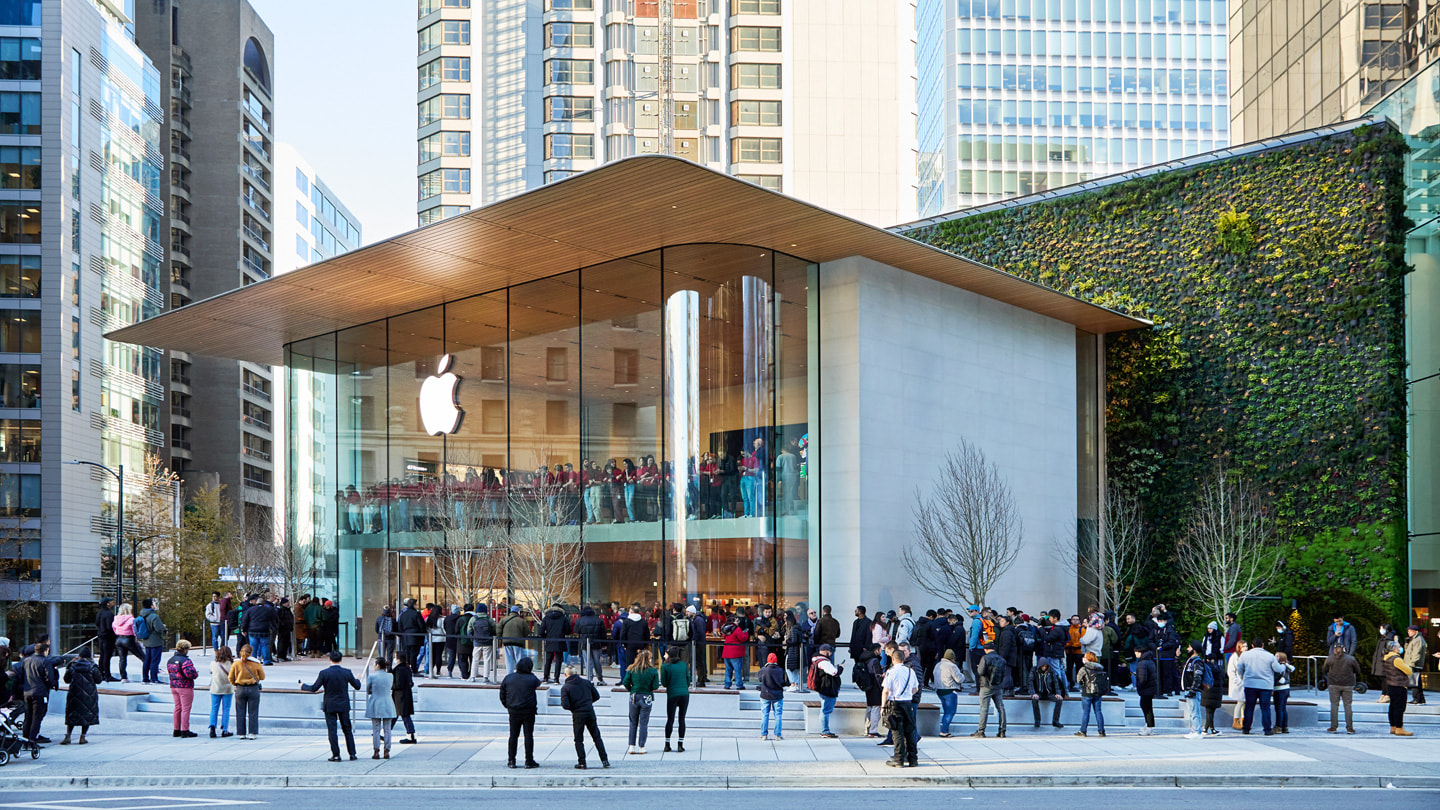 Bên ngoài Apple Pacific Centre mới tại Vancouver, Canada.