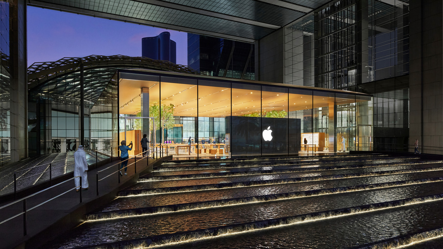الشكل الخارجي لمتجر Apple بجزيرة المارية.