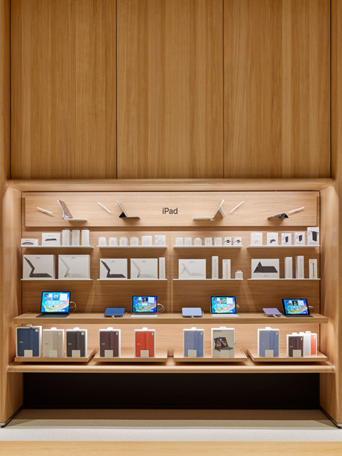 Skyltning av iPad på Apple Tysons Corner.