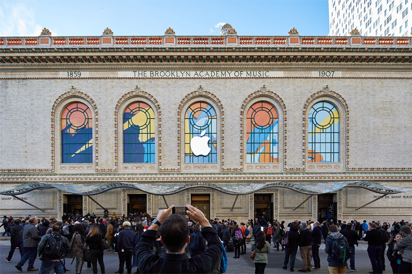 Brooklyn Müzik Akademisi’nde Apple Keynote etkinliğinin konukları.