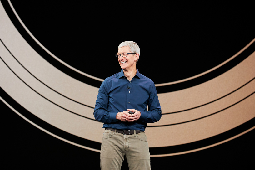 Tim Cook, Apple Park’taki Steve Jobs Theater’da düzenlenen Apple’ın Eylül etkinliğinde sahnedeki yerini aldı.
