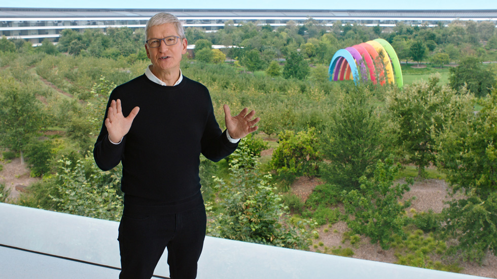 Tim Cook, Apple Park’ta.