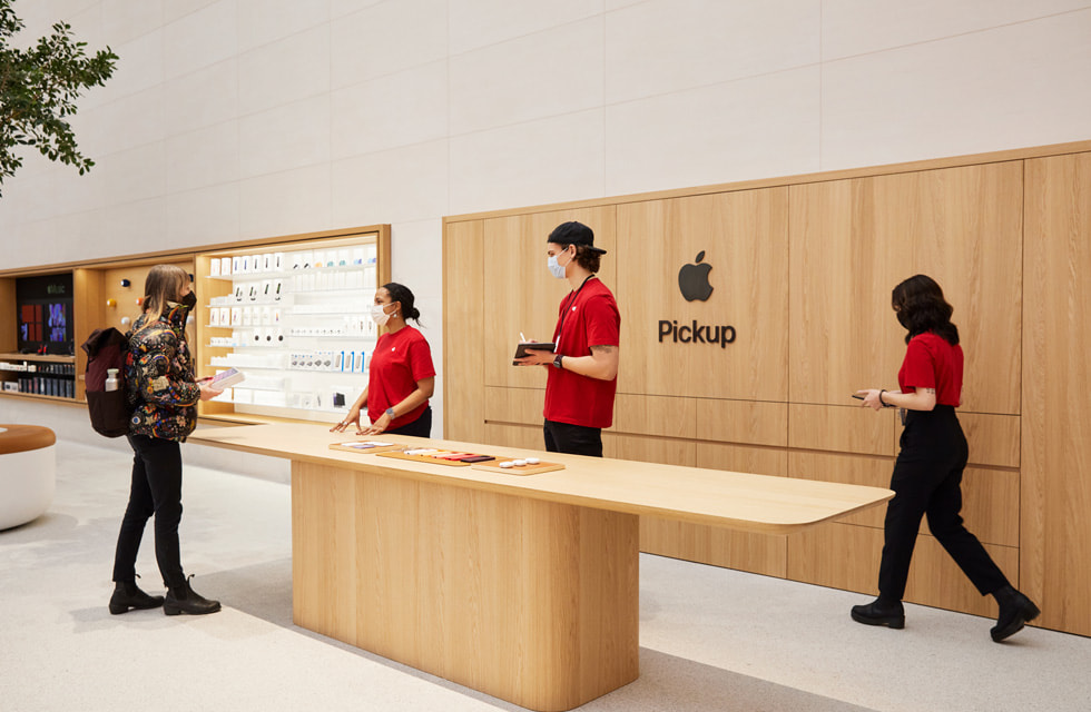 Apple Rosenthaler Straße 直營店的 Apple Pickup 取貨區。