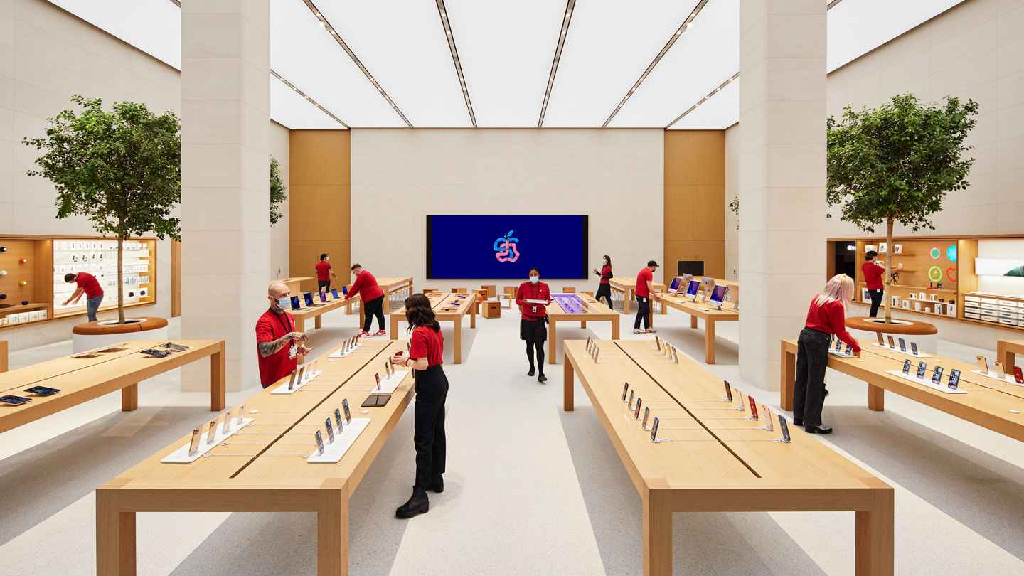 Apple Rosenthaler Straße 直營店的產品展示。
