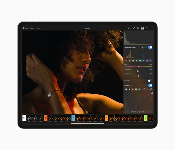 iPad ekranında Pixelmator Pro fotoğraf düzenleme ekranı.