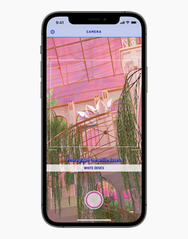 iPhone 12 Pro’da “HoloVista” oyunu gösteriliyor.