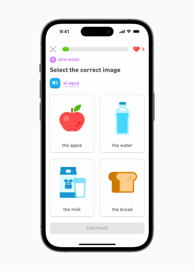 iPhone 14 Pro に表示されている「Duolingo」。
