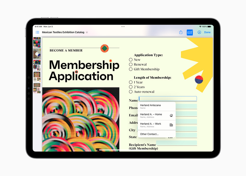 Un iPad Pro muestra el autorrelleno en un PDF de solicitud de suscripción.