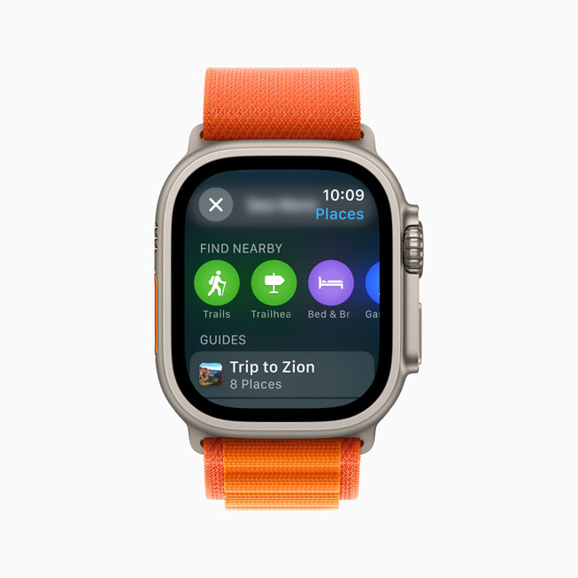 Apple Watch Ultra viser steder i nærheten, inkludert turstier, møtepunkter og overnattingssteder.