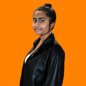 Retato de Akshaya Dinesh, fundadora y CEO de Spellbound.