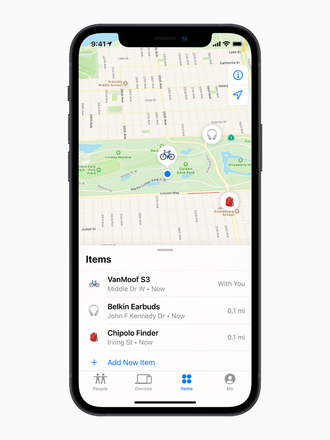 iPhone 12 ekranında Bul uygulamasının Nesneler sekmesindeki üçüncü taraf aygıtların listesi