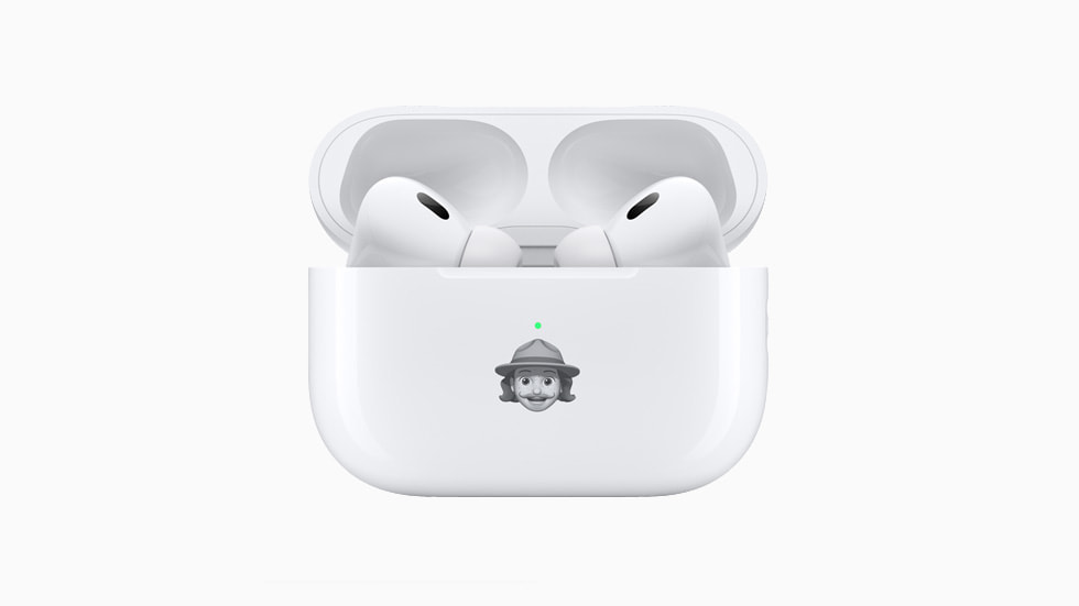 İkinci nesil AirPods Pro’nun yepyeni kutusu üzerindeki kişiselleştirilmiş bir Memoji.