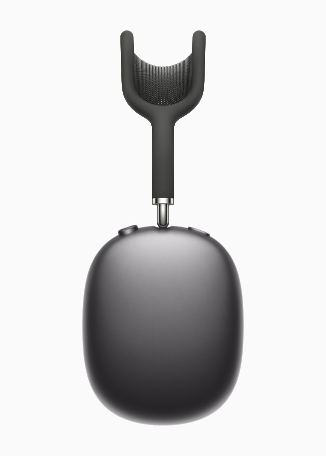 스페이스 그레이 색상의 AirPods Max.
